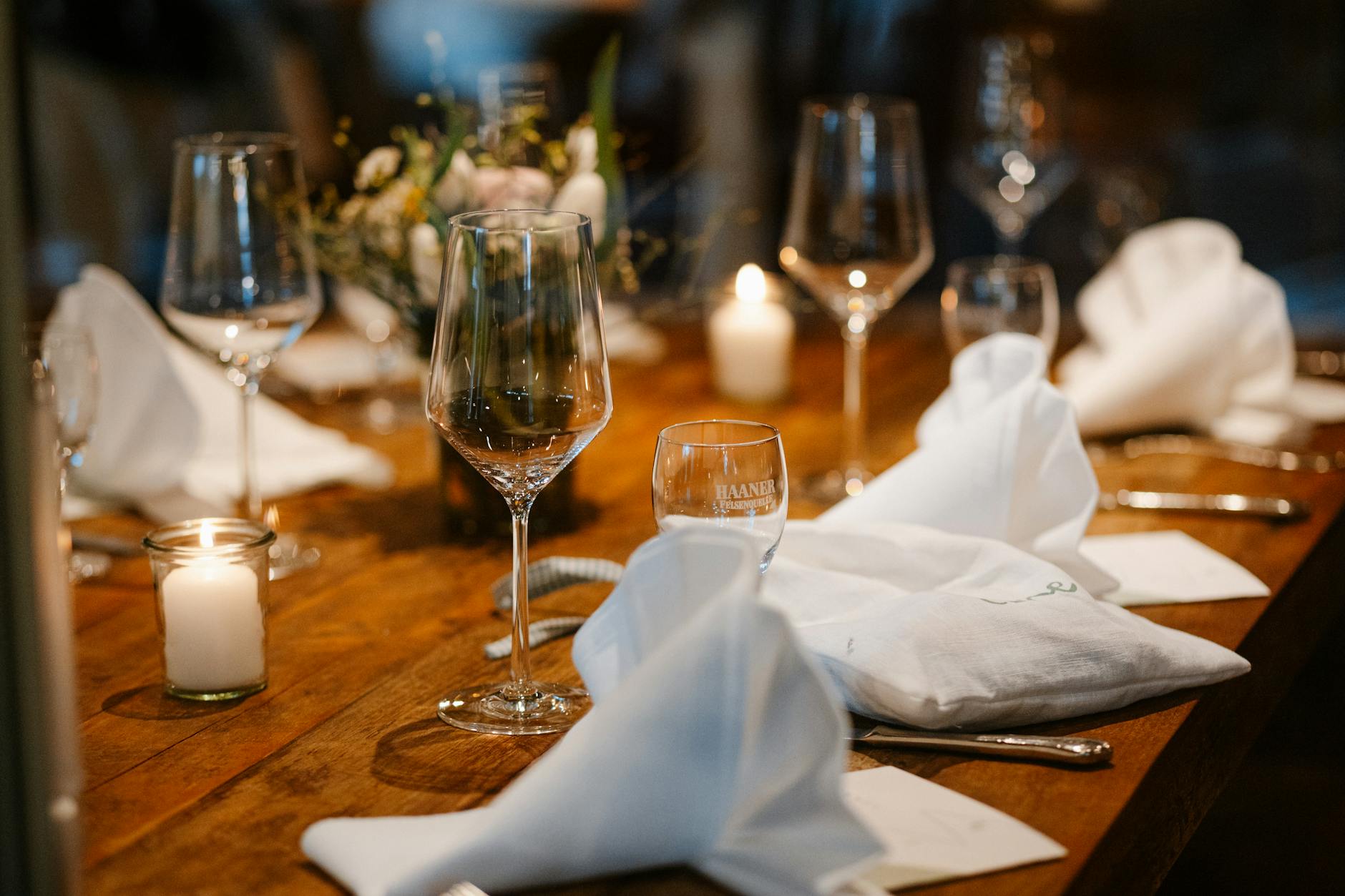 Restaurant-Atmosphäre am Abend